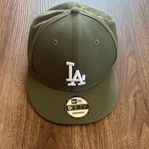 LA DODGERS Olive Green Snapback Cap